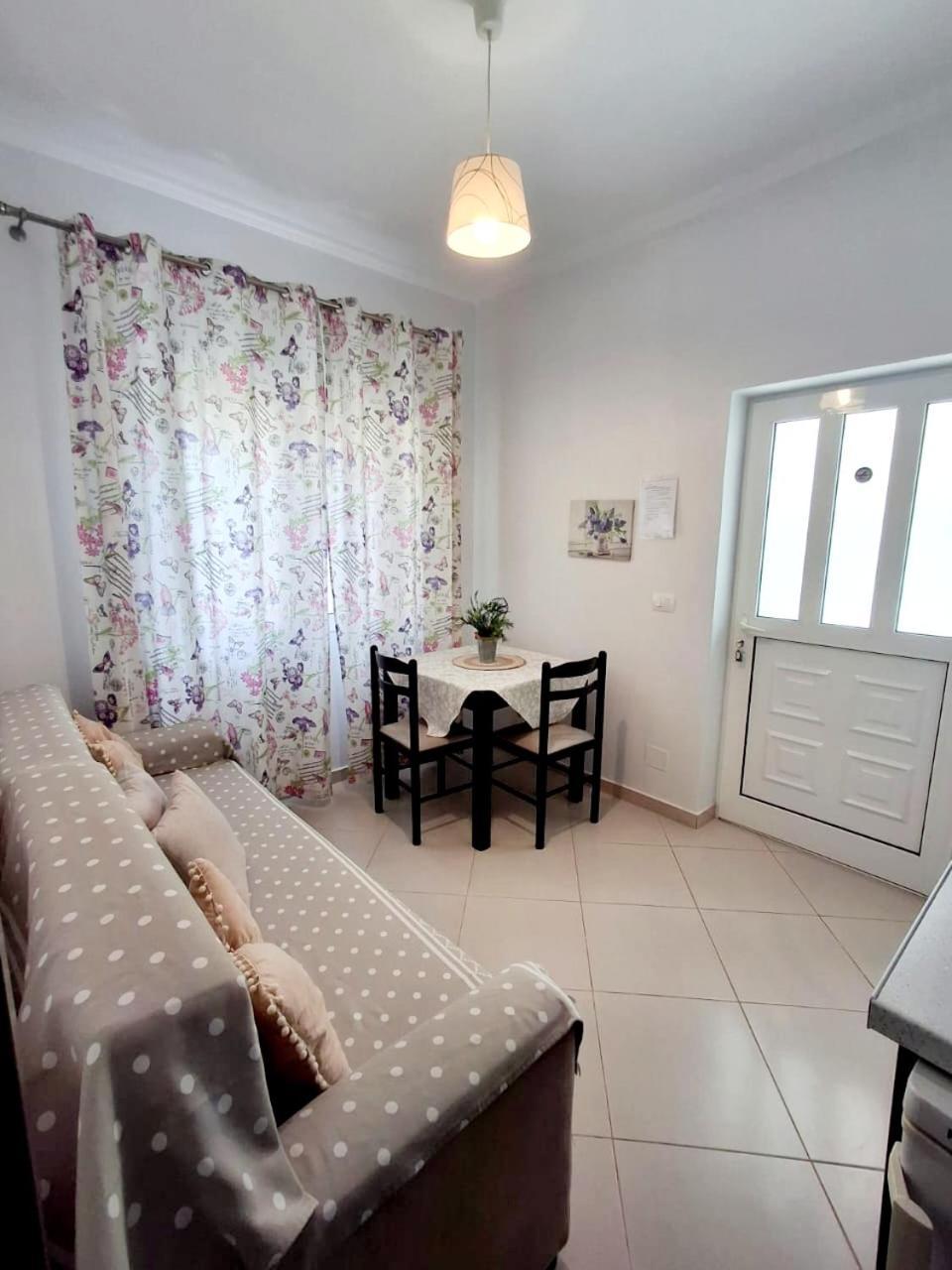 Myksamil Apartments Bagian luar foto